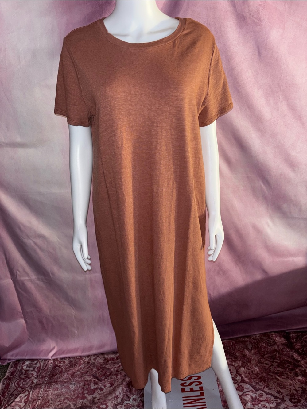 Lou & Grey Short-Sleeve Midi Dress in Rusty Orange